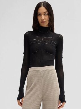 Second Skin Mock Neck